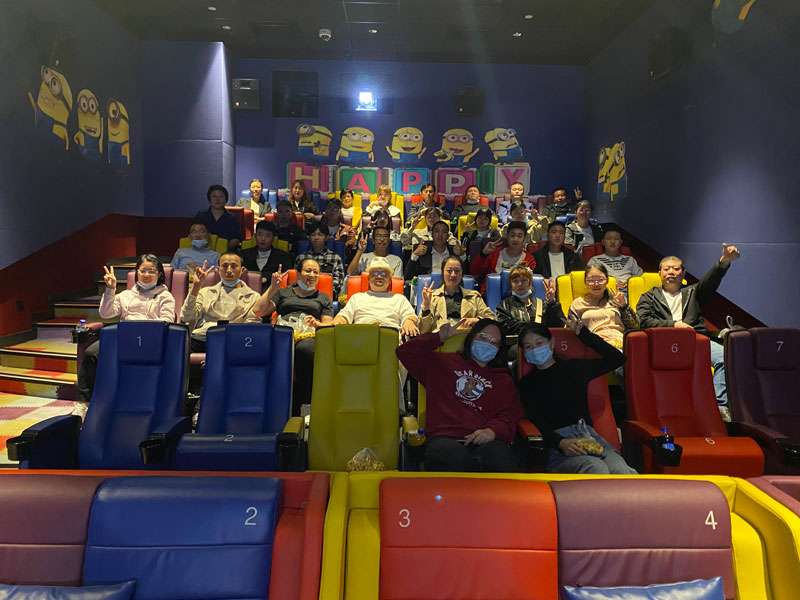 2020年國(guó)慶 公司組織觀賞《八佰》影片